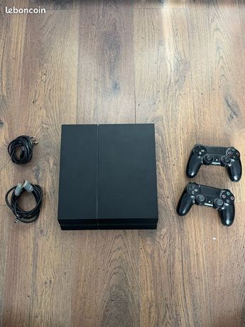PS4 + 2 manettes