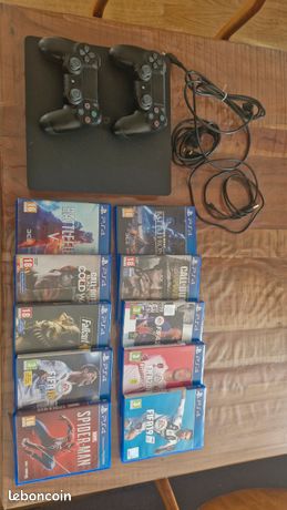 PS4 avec 2 manettes