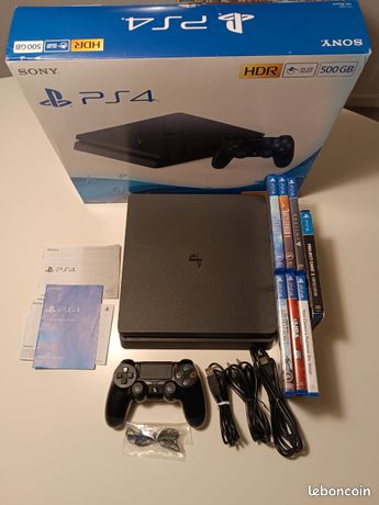 PS4 slim en boite + 7 jeux