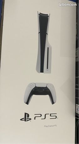 PS5 avec lecteur CD une manette et 4 jeux
