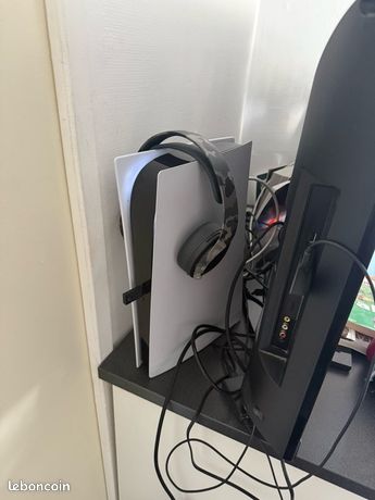 Ps5 sans lecteur dvd + 2 manette