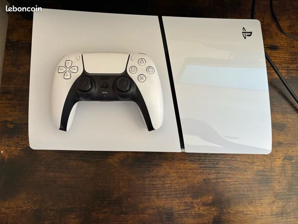 PS5 Slim Standard 1 To + manette DualSense Excellent état