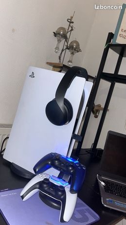 Ps5 + 2 manettes + casque sans fil playstation + support pour manettes