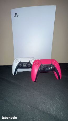 Ps5 avec 2 manettes + Fc25