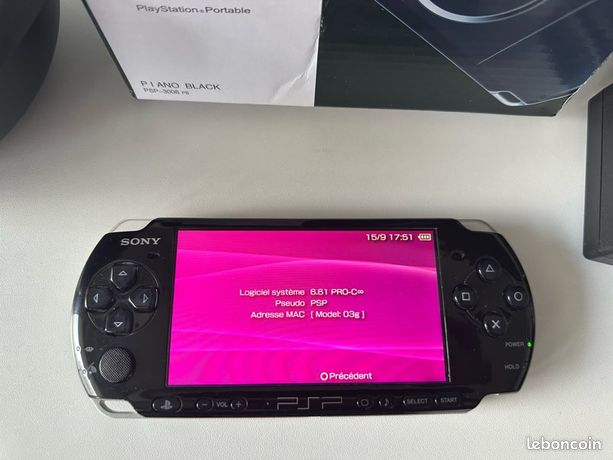 PSP 3000 Pack Accessoires Boîte Jeux