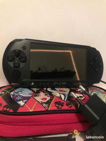 PSP PlayStation Portable + 2 Jeux + Accessoires