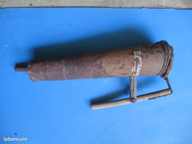 Pulvérisateur à poudre ancien