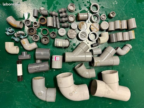 PVC EN TRÈS BON ÉTAT lot de 55 pièces