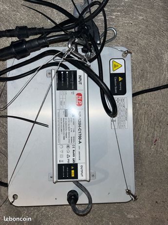 QB1000 Lampe LED Croissance Professionnelle avec Variateur Spectre PPFD Élevé et Infrarouge Pour Plantes dIntérieur Taille 60x60 cm Parfaite pour la Croissance des Plantes Semis Fleurs