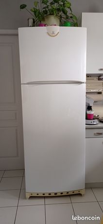 Réfrigérateur congélateur INDESIT