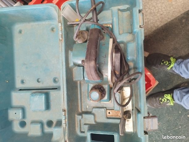 Rabot électrique Makita KP0800