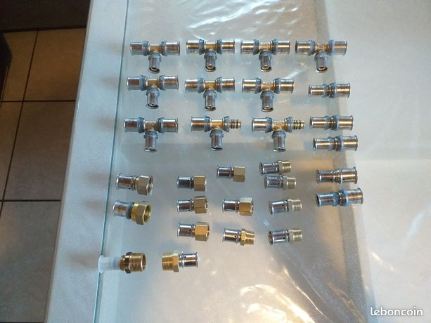 Raccord multicouche à sertir