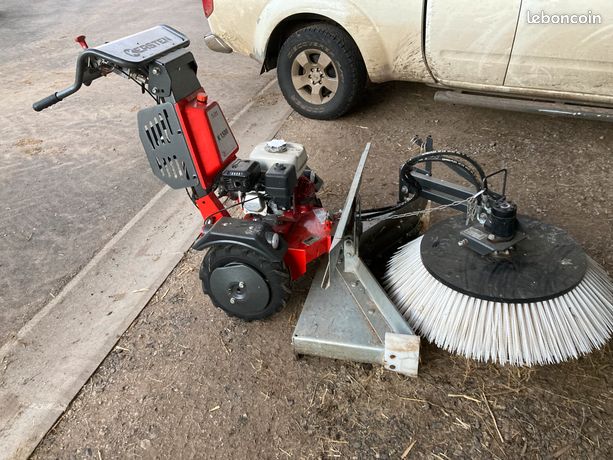 Racleur caillebotis et brosse logettes