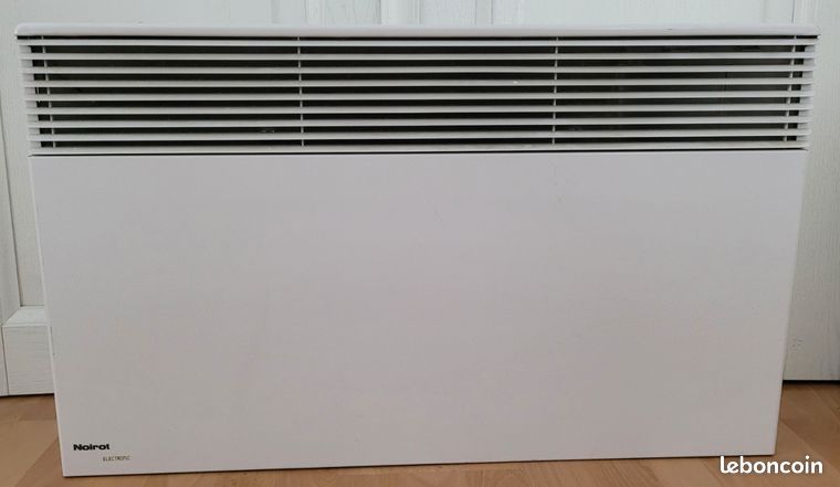 Radiateur électrique 2000W Noirot blancHauteur 445 cmProfondeur 75 cm sans supportA venir récupérer sur Paris 14ème vers l'arrêt de tramway T3 Jean Moulin à 1 arrêt de Porte d'Orléans