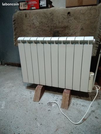Radiateur inertie Diabolo de 1500 watts cet appareil est entièrement en aluminium 084 m de long 059 m de haut et 008 m d'épaisseur
