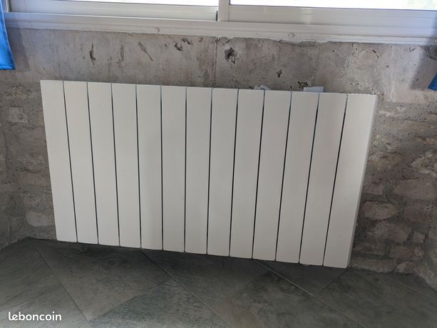 Radiateur mural à inertie