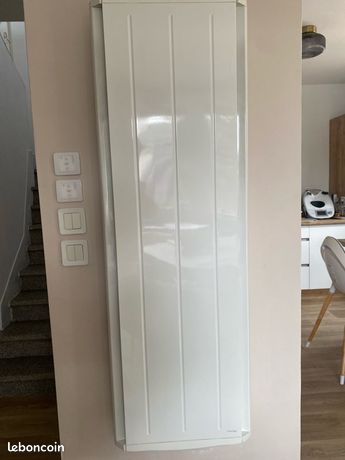 Radiateur mural vertical