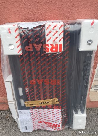 Radiateur noir à eau (chauffage central)