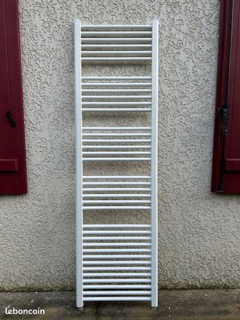 Radiateur / seche-serviettes a eau