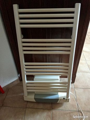 Radiateur sèche- serviettes soufflant