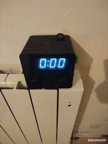 Radio réveil projecteur