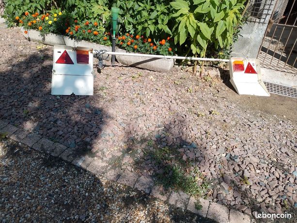 Rampe éclairage remorque