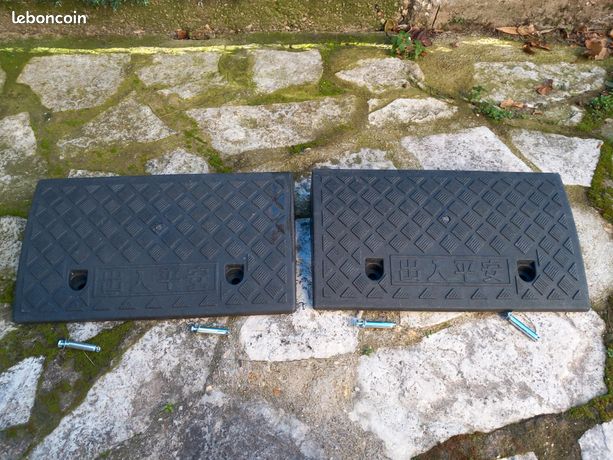 Rampe en caoutchouc pour bordures trottoirs