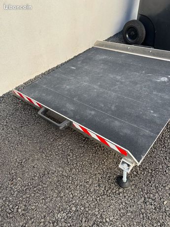 Rampe pour fauteuil roulant