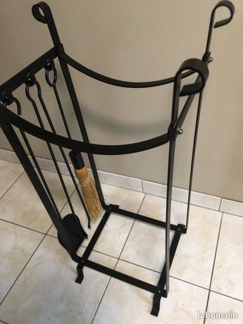 Range bûches et serviteur de cheminée