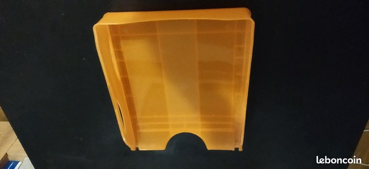 Range document orange (mae)