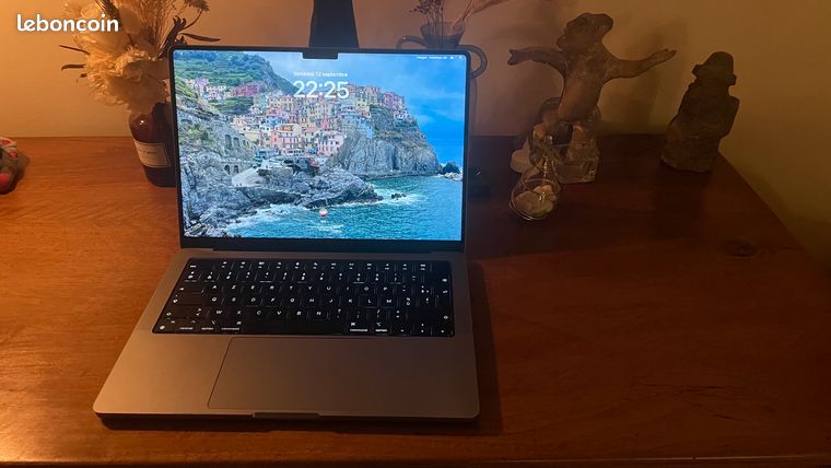 MacBook Pro M1Pro de 2021; 10 coeurs CPU, 16 coeurs GPU
