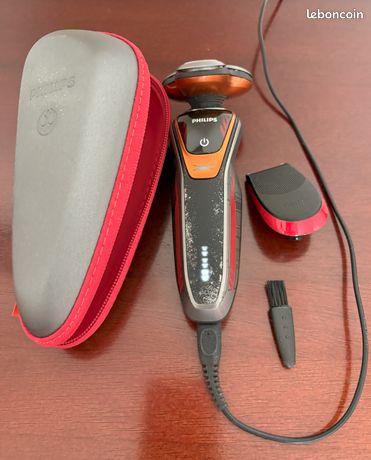 Rasoir électrique Philips SW6700
