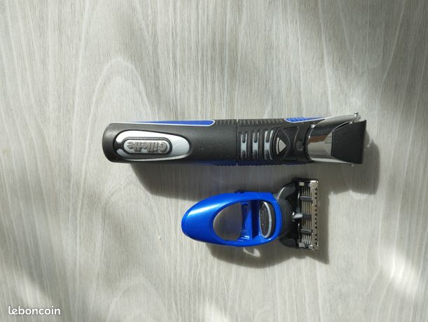 Rasoir gillette a pile fournie