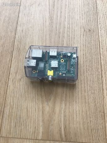 Raspberry Pi 1 + boîtier transparent