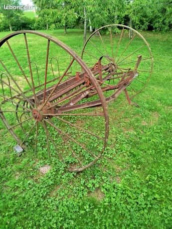 Rateau andaineur agricole