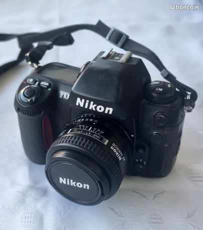 Réflex Nikon D500 et F100