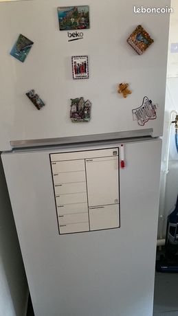 Refrigerateur 2 portes congél en haut - très bon état voir la description