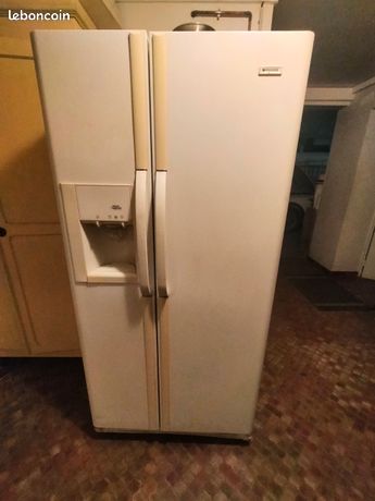 Réfrigérateur américain ancien