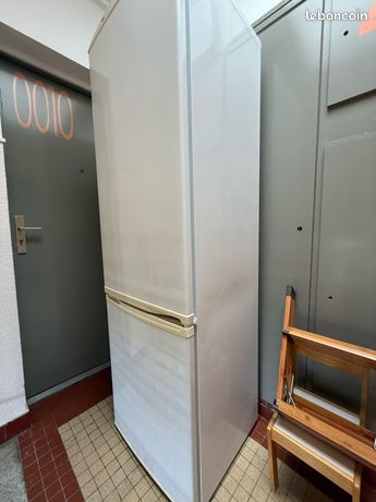 Réfrigérateur blanc