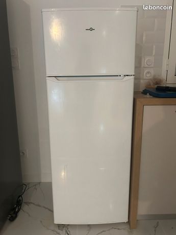 Refrigerateur combiné Congelateur en haut