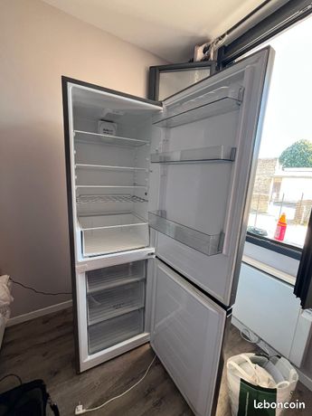 Réfrigérateur combiné hisense