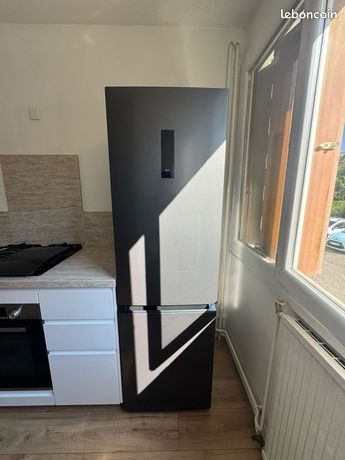 Réfrigérateur combiné TCL RP282BSE0 282L