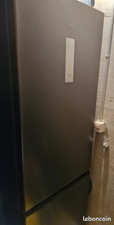 Réfrigérateur combiné TCL