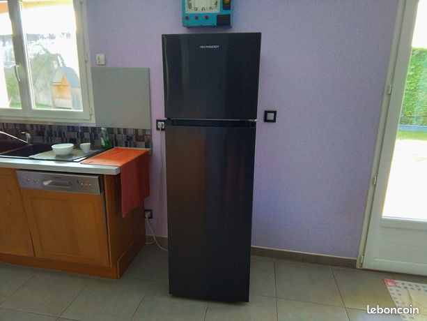 Réfrigérateur congélateur 2p Schneider 260L