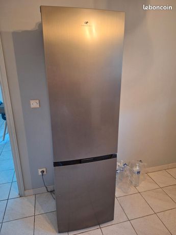 Réfrigérateur congélateur bas CONTINENTAL EDISON CEFC251NFS Sans givre congélateur et réfrigérateur 253L Classe E Inox