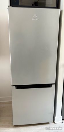 Réfrigérateur-congélateur Indesit
