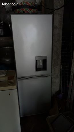 Réfrigérateur gris