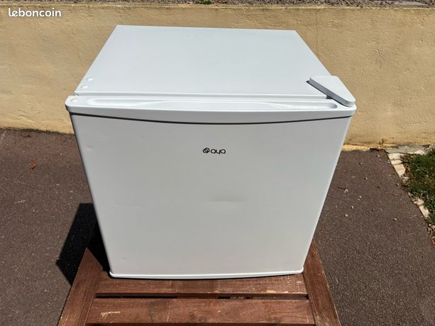 Réfrigérateur AYA ARC051A+ 43l