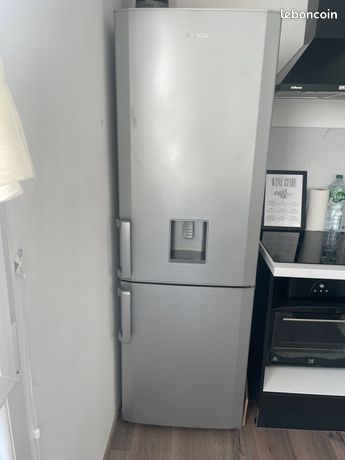 Réfrigérateur BEKO avec distributeur d’eau