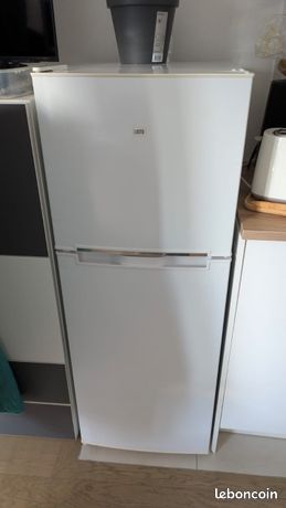 Réfrigérateur congélateur 142 cm